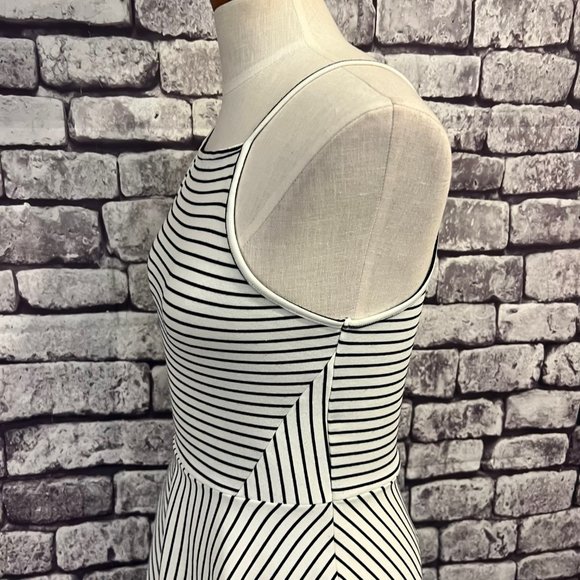 H&M Divided Black & White Sleeveless Dress Size 10 - Picture 5 of 9